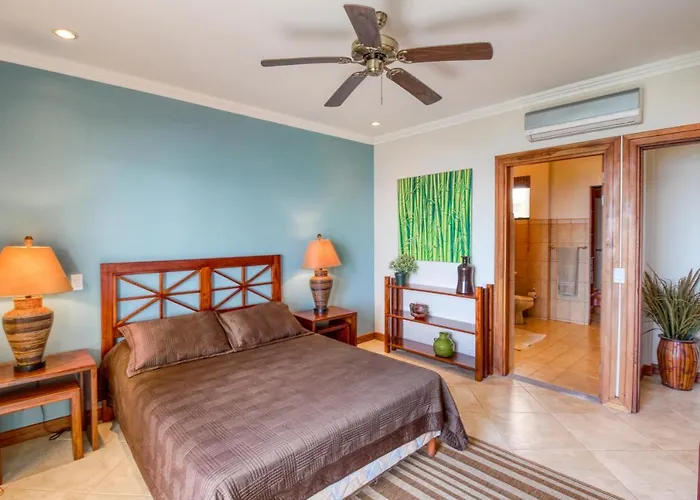 Stunning 2Br Oceanview 4Th-Floor | Balcony Apartment *