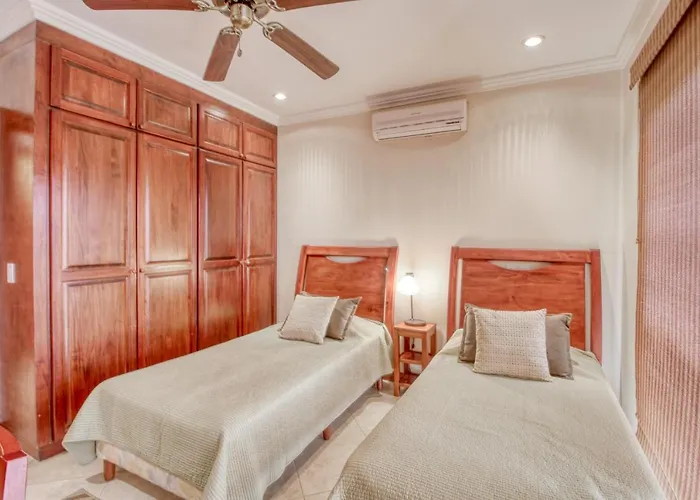 Stunning 2Br Oceanview 4Th-Floor | Balcony Apartment Playa Flamingo